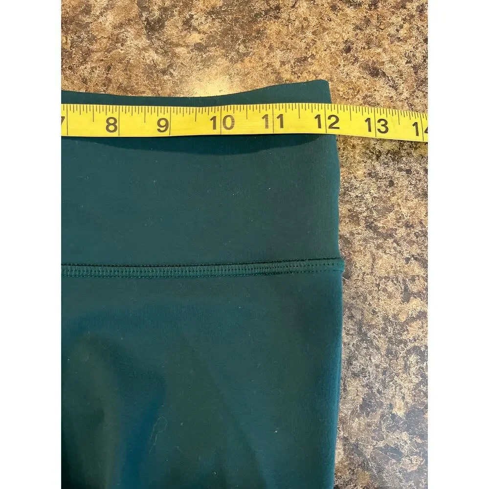Lululemon Size 6 Criss Cross Back with Mesh Emerald Green‎ Workout Yoga Gym